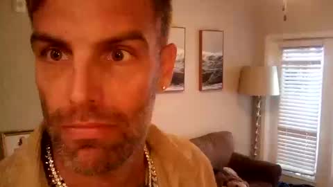 Snapshot of desertan20 chatting on 10-12-25, 04:39 Tall and Handsome online show from 10-12-25, 04:39