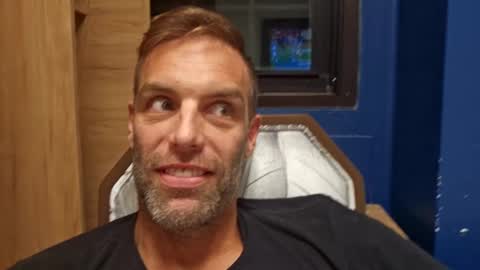 Snapshot of desertan20 chatting on 11-10-25, 12:31 Tall and Handsome online show from 11-10-25, 12:31