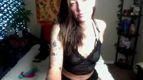 desertluxe87 online show from 12-04-25, 07:33