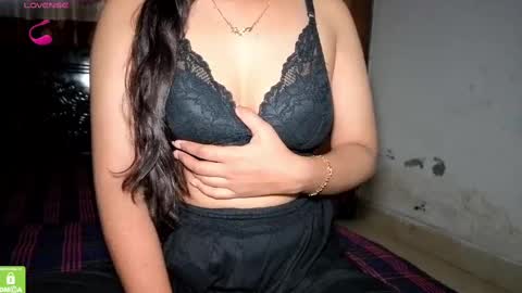 Eva and Adam online show from 10-06-25, 05:54