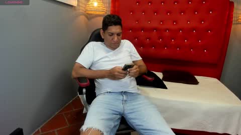 Designturbate online show from 02-12-25, 10:48