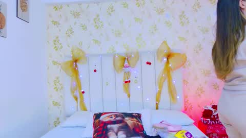 Sara Desire online show from 12-16-25, 12:21