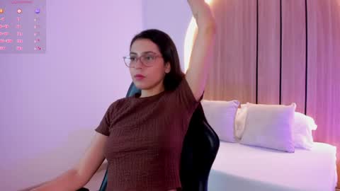 Snapshot of desireee_ chatting on 04-25-26, 07:11 desire online show from 04-25-26, 07:11