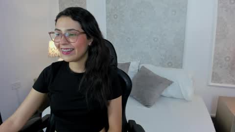 Snapshot of desireee_ chatting on 05-06-26, 07:19 desire online show from 05-06-26, 07:19