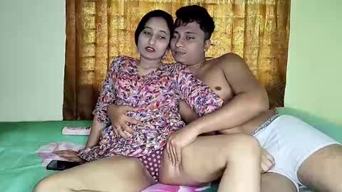 Snapshot of desirehub chatting on 02-15-26, 05:59 Rowsy - Dave online show from 02-15-26, 05:59