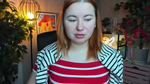 LAYLA online show from 11-18-25, 07:24