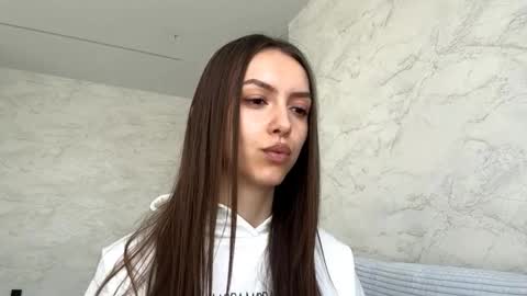Snapshot of desirewingard chatting on 05-18-26, 02:51 Ksenia online show from 05-18-26, 02:51