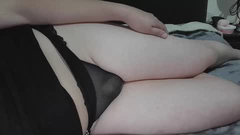 Snapshot of desogasuelta chatting on 02-04-26, 02:06 Demonofsex online show from 02-04-26, 02:06