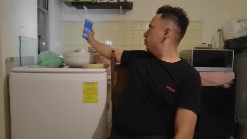 Snapshot of desogasuelta chatting on 04-15-26, 10:33 Demonofsex online show from 04-15-26, 10:33