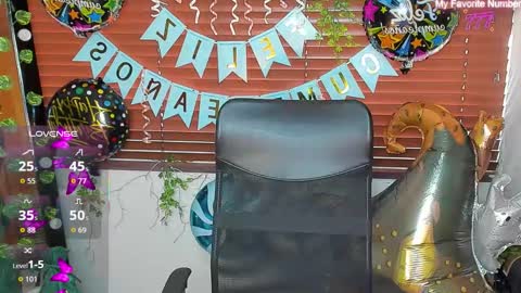 Snapshot of destinyhills_ chatting on 03-20-26, 12:43 Destiny online show from 03-20-26, 12:43