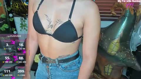 Snapshot of destinyhills_ chatting on 03-21-26, 12:32 Destiny online show from 03-21-26, 12:32