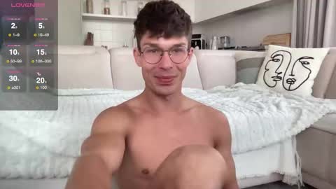 Snapshot of destroy_boy chatting on 10-03-25, 05:59 INSTAGRAM justmichaelross online show from 10-03-25, 05:59