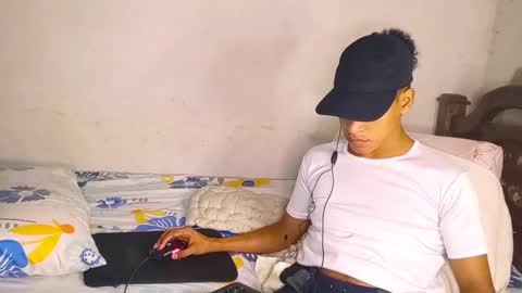 Snapshot of deus_steim chatting on 12-04-25, 05:06 deus_steim online show from 12-04-25, 05:06