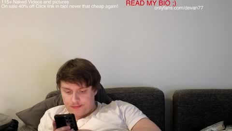 Snapshot of devantheplug chatting on 12-12-24, 01:49 Devan online show from 12-12-24, 01:49