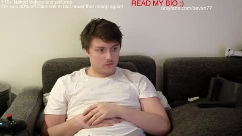 Snapshot of devantheplug chatting on 12-13-24, 11:39 Devan online show from 12-13-24, 11:39