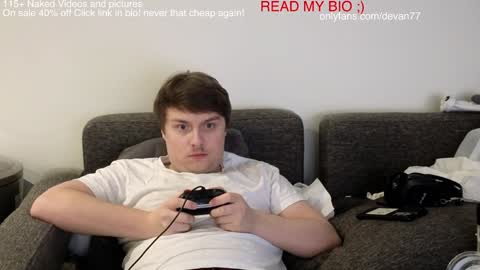 Snapshot of devantheplug chatting on 12-14-24, 02:45 Devan online show from 12-14-24, 02:45