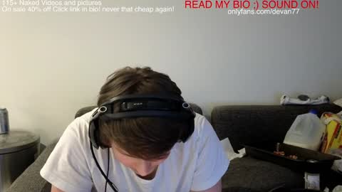 Snapshot of devantheplug chatting on 12-14-24, 08:56 Devan online show from 12-14-24, 08:56