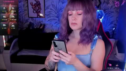 Snapshot of devi_evi chatting on 12-16-25, 06:57 Evi online show from 12-16-25, 06:57