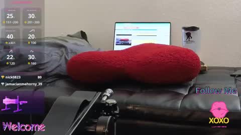 Snapshot of deviantdevotion chatting on 01-28-25, 09:40 Deviant Devotion online show from 01-28-25, 09:40