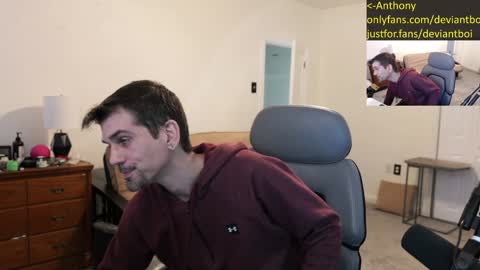 Snapshot of deviantill chatting on 12-27-24, 02:33 Anthony online show from 12-27-24, 02:33