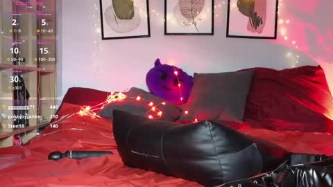 Snapshot of devil_s_bride chatting on 09-22-25, 05:37 devil_s_bride online show from 09-22-25, 05:37