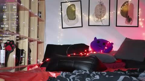 Snapshot of devil_s_bride chatting on 10-12-25, 06:29 devil_s_bride online show from 10-12-25, 06:29