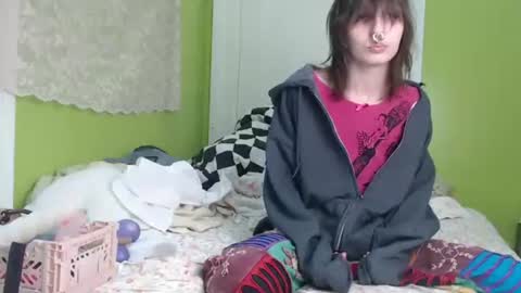 poutyangel online show from 10-23-25, 11:03