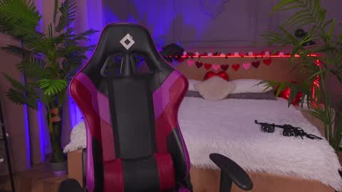 devilinee online show from 02-05-25, 10:51