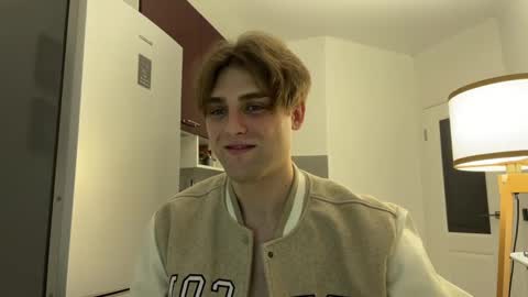 Snapshot of devilnut1 chatting on 12-20-24, 06:50 devilnut1 online show from 12-20-24, 06:50