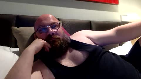 Snapshot of devilwings2 chatting on 10-23-25, 10:14 devilwings2 online show from 10-23-25, 10:14