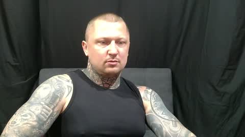 Snapshot of devilwithtats chatting on 06-06-26, 09:36 Lucian online show from 06-06-26, 09:36