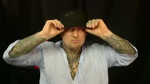 Snapshot of devilwithtats chatting on 07-13-26, 01:58 Lucian online show from 07-13-26, 01:58