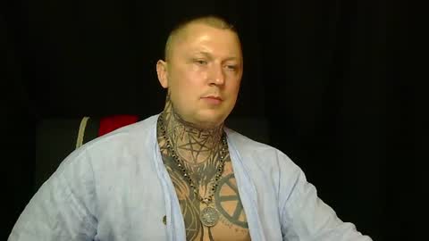 Snapshot of devilwithtats chatting on 07-16-26, 06:03 Lucian online show from 07-16-26, 06:03