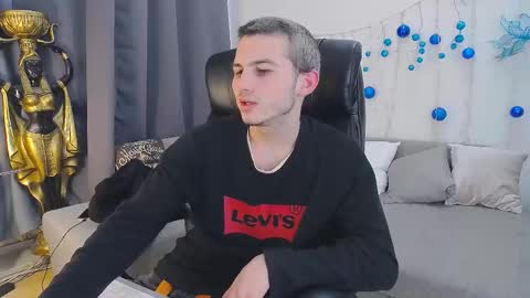 devin_ho online show from 12-15-24, 07:53