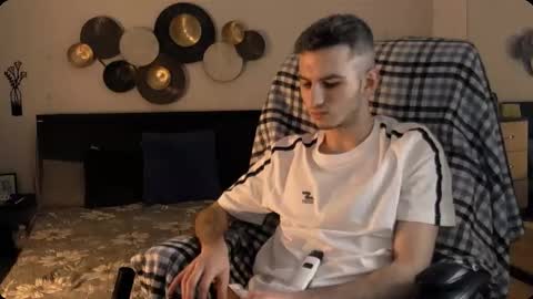 devin_ho online show from 01-12-26, 12:21