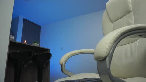 Devin Hunter online show from 12-14-24, 03:51