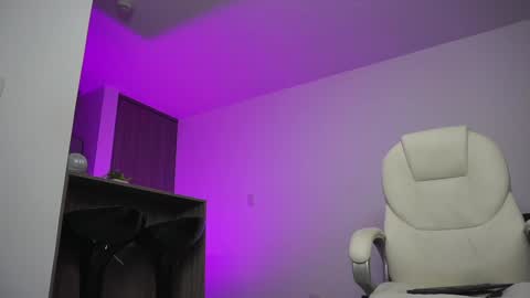 Devin Hunter online show from 12-17-24, 09:17