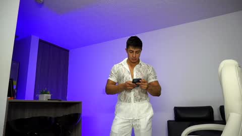 Devin Hunter online show from 12-28-24, 02:54