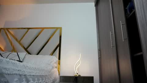 Devin Hunter online show from 02-22-25, 02:28