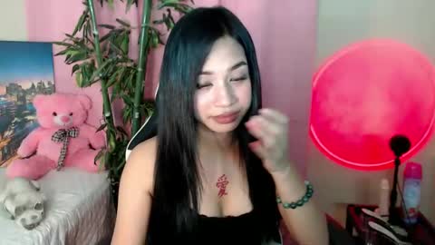 Snapshot of devine_goddessx chatting on 01-31-25, 04:03 Devine Greyson online show from 01-31-25, 04:03