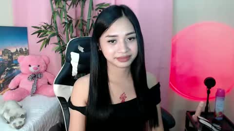 Snapshot of devine_goddessx chatting on 02-01-25, 01:09 Devine Greyson online show from 02-01-25, 01:09