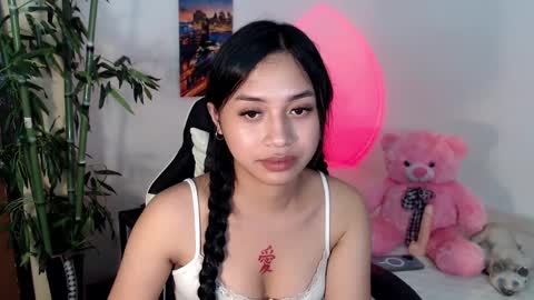 Snapshot of devine_goddessx chatting on 02-07-25, 12:42 Devine Greyson online show from 02-07-25, 12:42