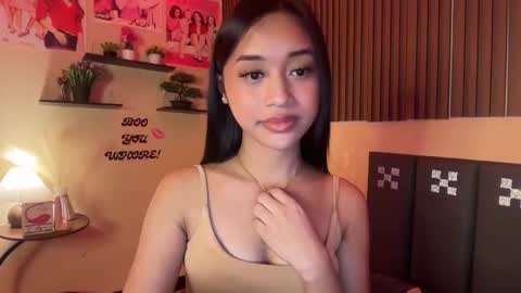 Snapshot of devine_goddessx chatting on 10-04-25, 07:12 Devine Greyson online show from 10-04-25, 07:12
