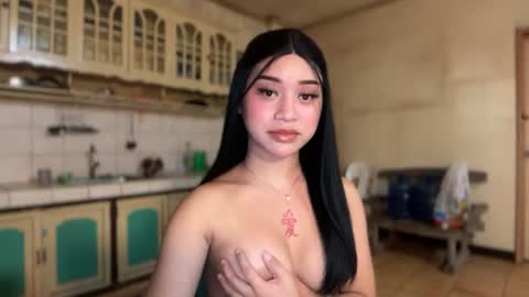 Snapshot of devine_goddessx chatting on 07-29-26, 05:22 Devine Greyson online show from 07-29-26, 05:22