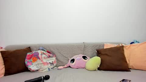 Snapshot of devinesex chatting on 11-18-25, 07:13 Misha online show from 11-18-25, 07:13