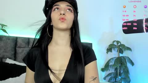 Snapshot of devlin_violet__ chatting on 01-23-25, 05:56 PaulaInsta  paulacastellanos 1Pvt open online show from 01-23-25, 05:56