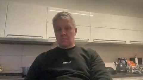 Devon online show from 12-19-25, 02:57