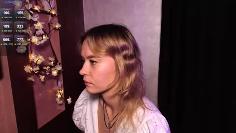 Snapshot of devonacast19 chatting on 09-30-25, 02:11 Libena online show from 09-30-25, 02:11