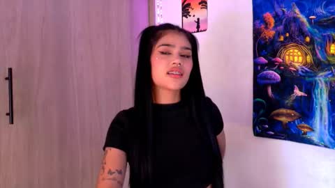 Snapshot of devours_fire chatting on 11-16-25, 08:58 Sara 3 online show from 11-16-25, 08:58