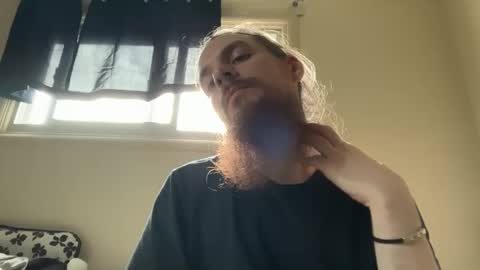 Snapshot of deweydreams chatting on 05-26-26, 06:26 deweydreams online show from 05-26-26, 06:26
